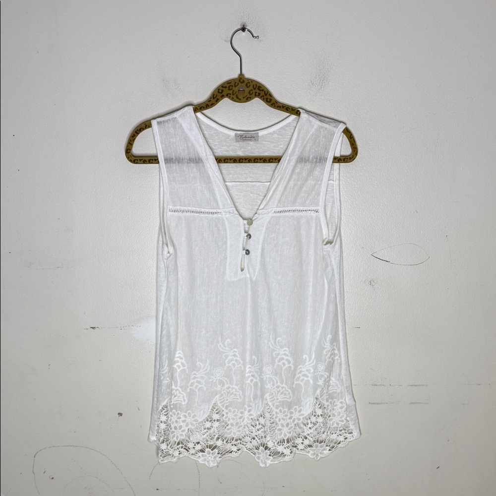 Bellambria Elegant White Lace Trim Sleeveless Top Size Large